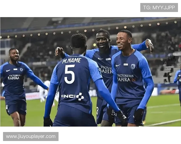 巴黎FCvs马赛门框成转折点，巴列尔迪头球中柱错失胜局